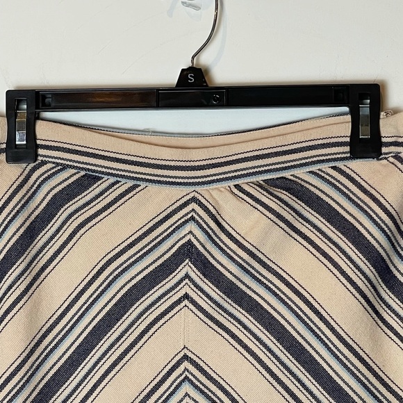 Hollister Blue And Tan Chevron Striped A Line Mini‎ Skirt Size 5 - Picture 4 of 10